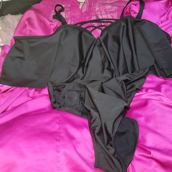 One Piece Black Swim Suit Off the Shoulder - Picture 10 of 11